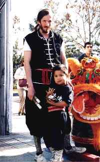 Junto al Profesor Raul Toutin para la inauguracion del centro Emei Shan